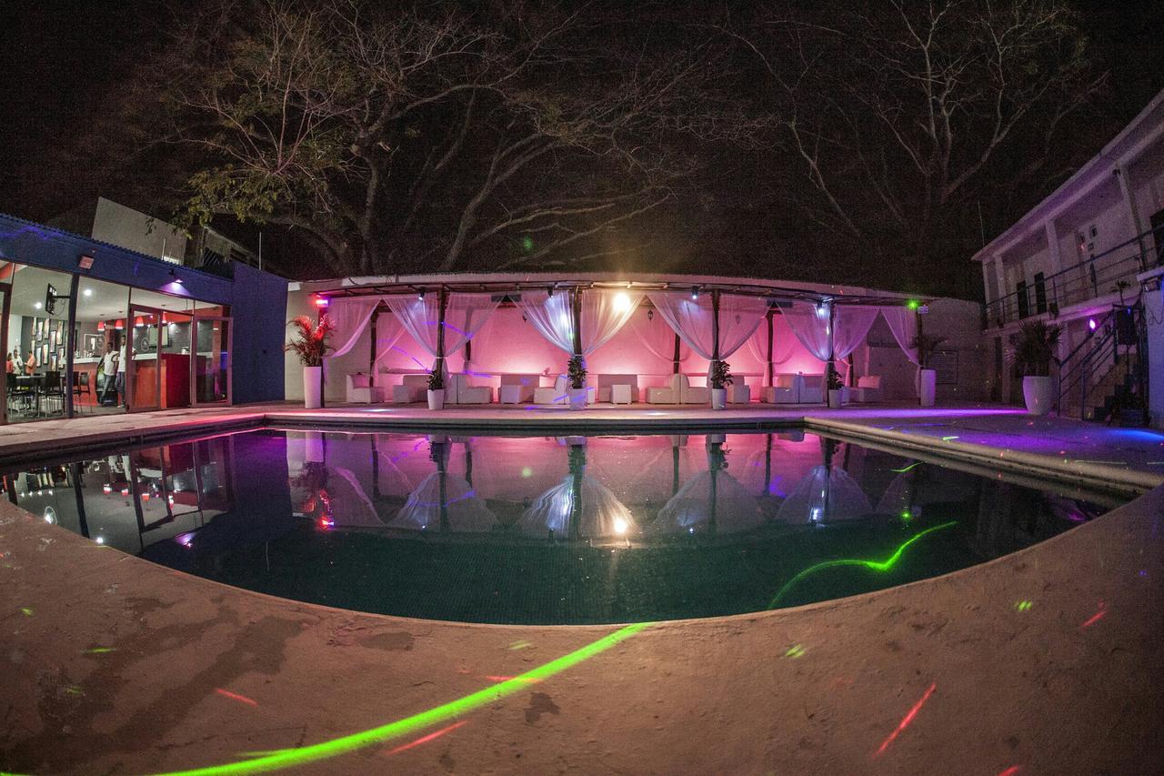 Hotel Santa Cruz Tehuantepec Santo Domingo Tehuantepec エクステリア 写真